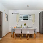 Aria - Peaceful Olive Grove & Swimming Pool Вилла Podorljak