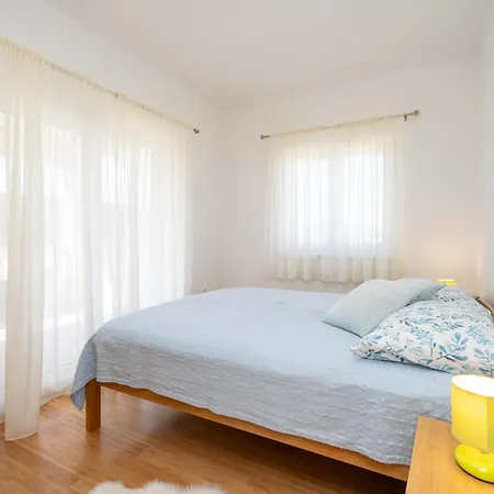 Aria - Peaceful Olive Grove & Swimming Pool *