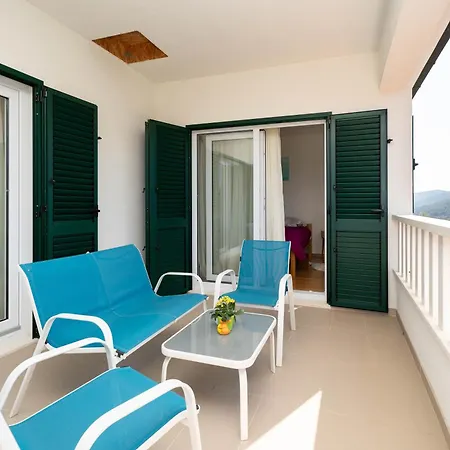 Aria - Peaceful Olive Grove & Swimming Pool Podorljak