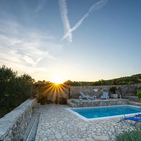 Villa Aria - Peaceful Olive Grove & Swimming Pool Podorljak