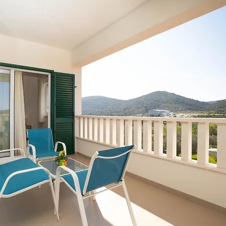 Villa Aria - Peaceful Olive Grove & Swimming Pool