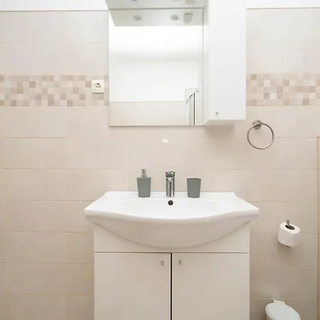 Aria - Peaceful Olive Grove & Swimming Pool