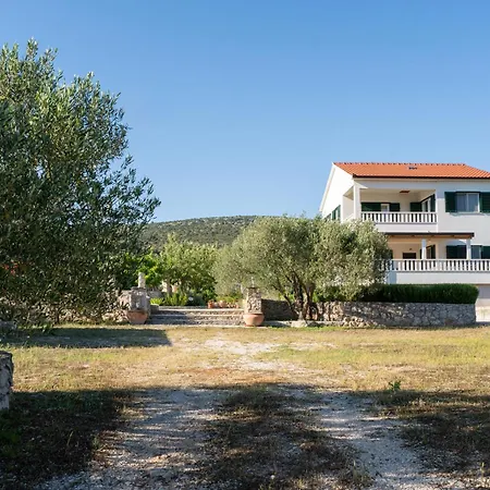 Aria - Peaceful Olive Grove & Swimming Pool Villa