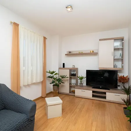 Aria - Peaceful Olive Grove & Swimming Pool * Podorljak