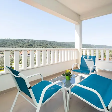 Aria - Peaceful Olive Grove & Swimming Pool *