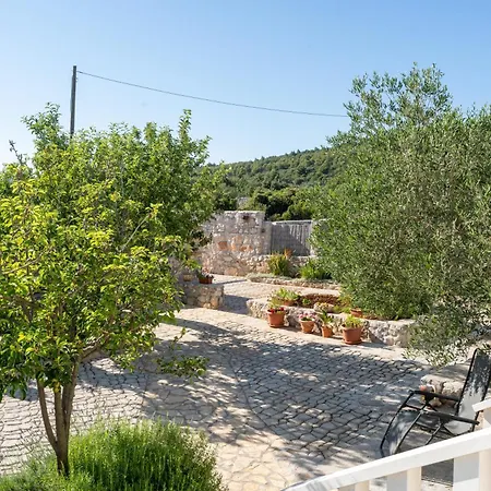 Aria - Peaceful Olive Grove & Swimming Pool *