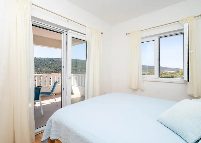 Aria - Peaceful Olive Grove & Swimming Pool ヴィラ Podorljak