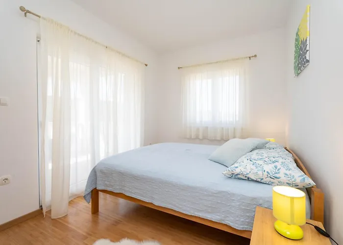 Aria - Peaceful Olive Grove & Swimming Pool *