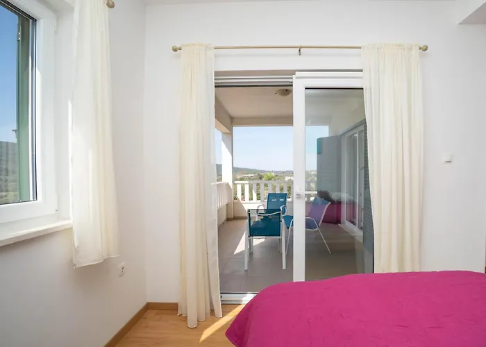 Aria - Peaceful Olive Grove & Swimming Pool ヴィラ Podorljak