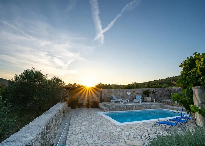 Villa Aria - Peaceful Olive Grove & Swimming Pool Podorljak