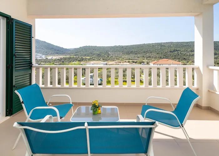 Aria - Peaceful Olive Grove & Swimming Pool Podorljak