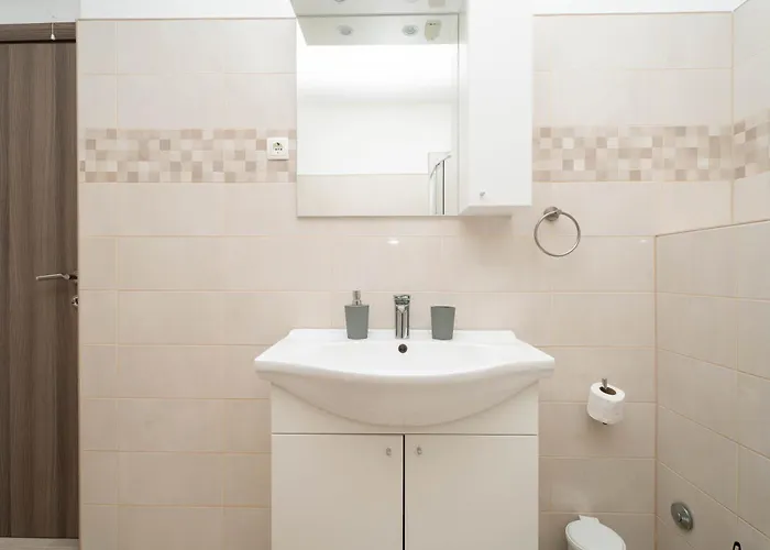 Aria - Peaceful Olive Grove & Swimming Pool