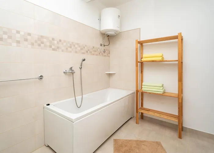 Aria - Peaceful Olive Grove & Swimming Pool * Podorljak