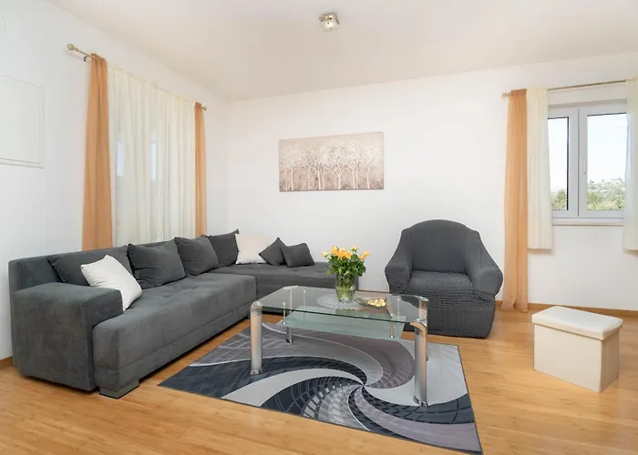 Aria - Peaceful Olive Grove & Swimming Pool *