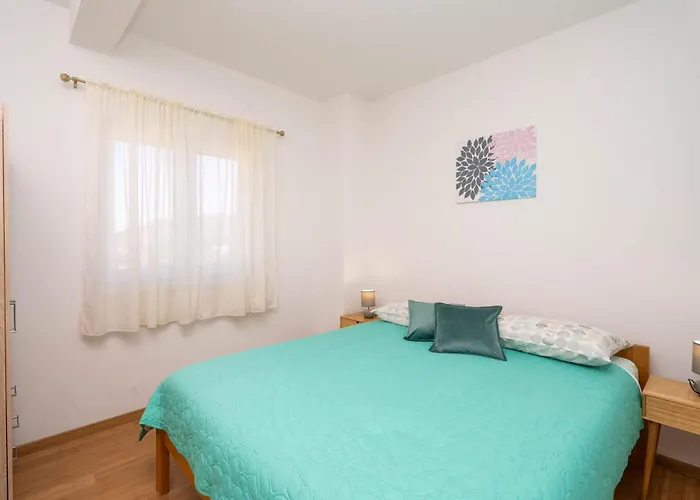 Aria - Peaceful Olive Grove & Swimming Pool