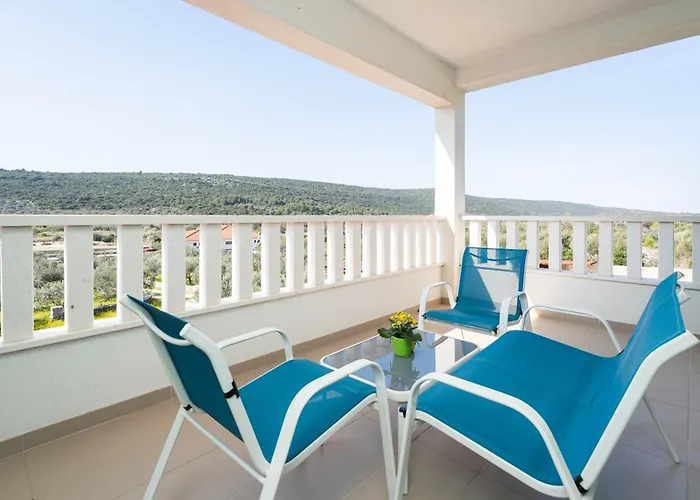 Aria - Peaceful Olive Grove & Swimming Pool *